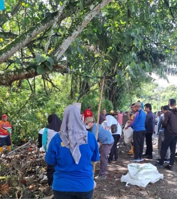 Gotong Royong Pembersihan Sampah Jalan Lintas Sumatera & TPA Dusun VI
